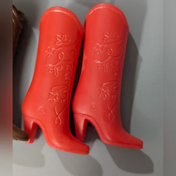 Lot of 5 Vintage Barbie shoes Red Cowboy Boots & Chunky Hiking Yellow Brown - Picture 4 of 6